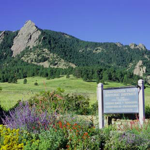 Colorado Chautauqua is a cottage retreat at the foot of the Rocky Mountains